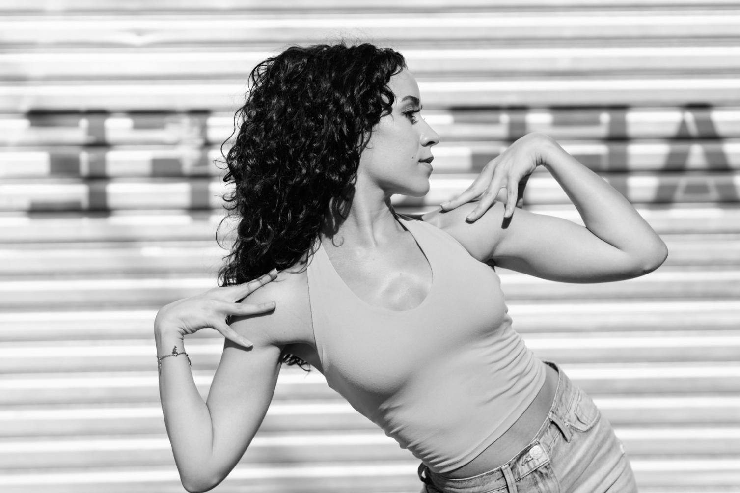 Danzatori che praticano freestyle in studio