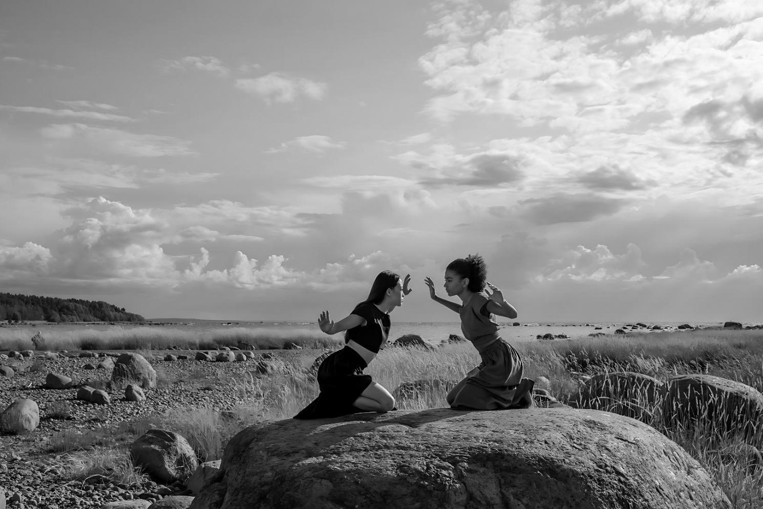 Studente che presenta il suo progetto finale di danza freestyle